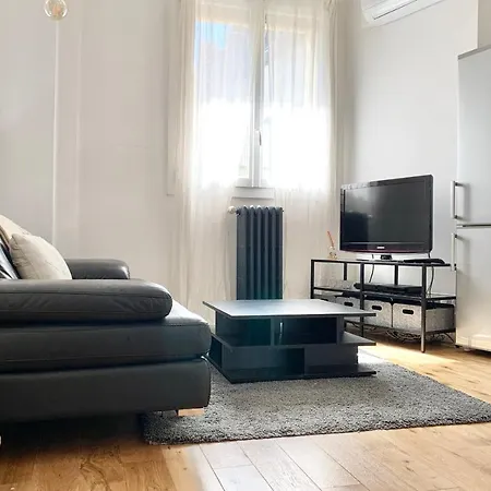#by Le Grenette Pedestrianised Streets Air-conditioned Apartment *